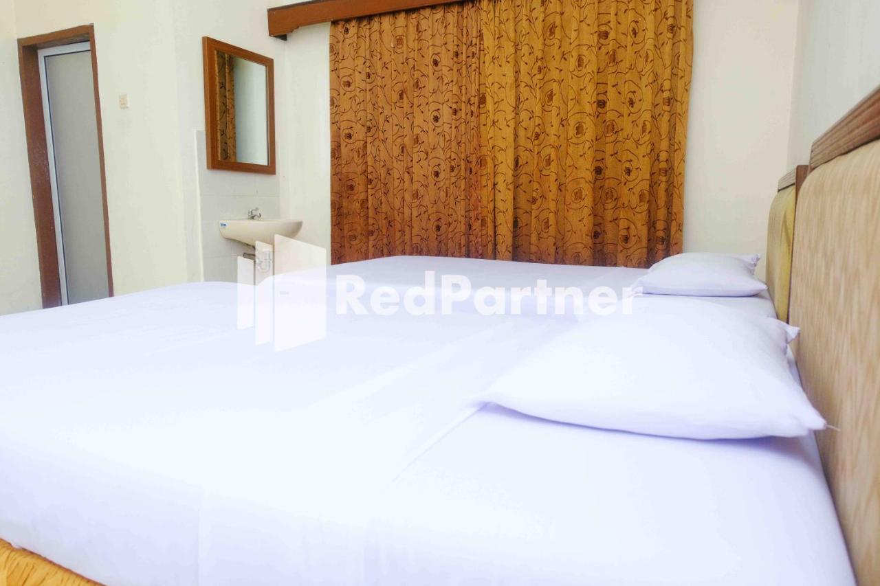 Hotel Transit 1 Makassar Redpartner Экстерьер фото