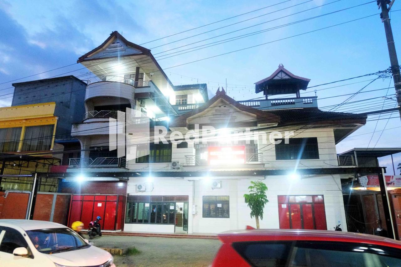 Hotel Transit 1 Makassar Redpartner Экстерьер фото